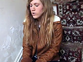 Girl Sings a Beautiful Piano Version of Hallelujah - Very Moving