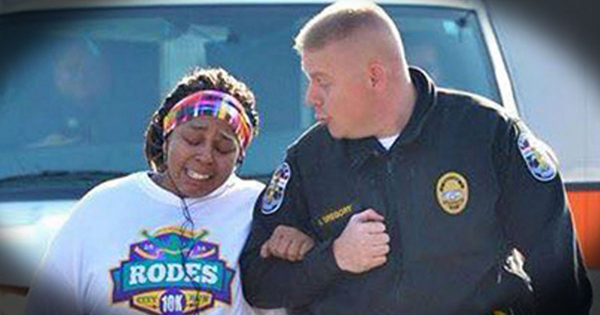Kind Officer Helps Struggling Woman In Her Time Of Need--TEARS!