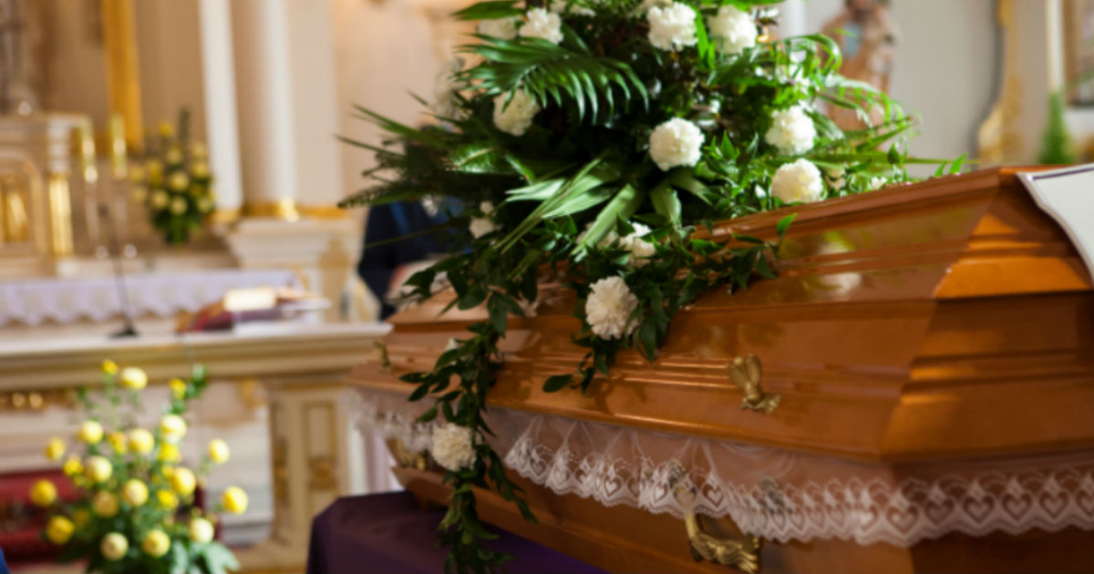 She Laughs At Her Mother’s Funeral. What Happens Next Is Unbelievable!