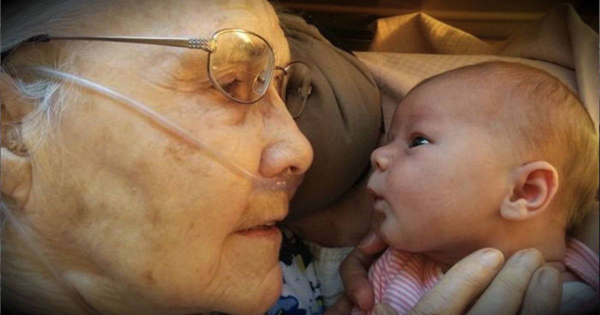 A 2-Day-Old Baby Just Met Her Great Grandma. And The Internet Is In LOVE!